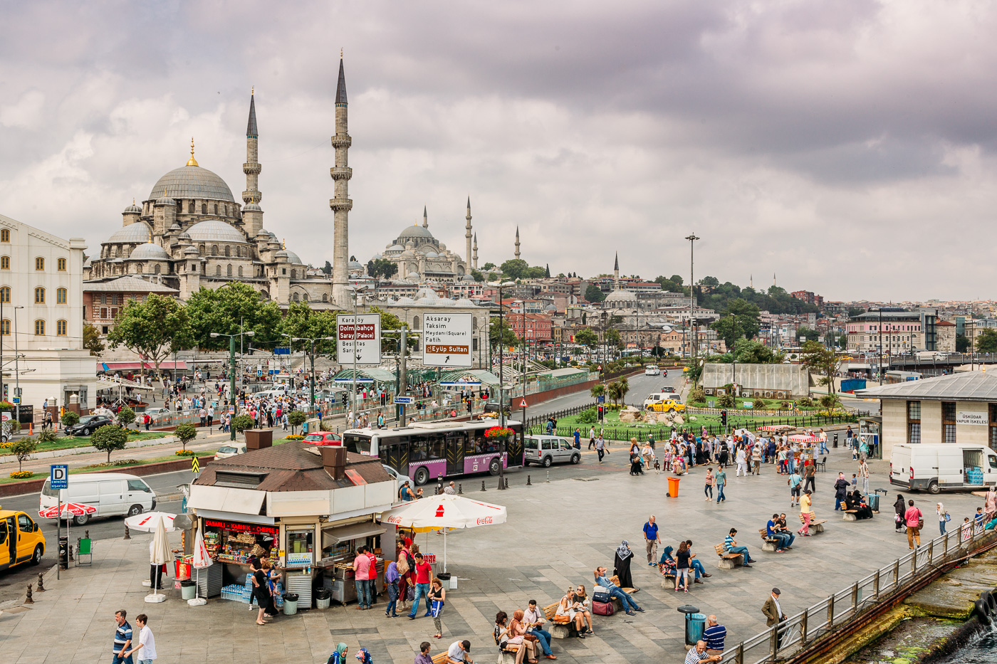 Exploring the Yeni Cami mosque at the Spice Bazaar