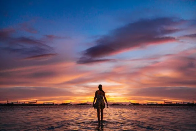 @megsivs Walks on water during an epic Philippines sunset. #philippines #bohol